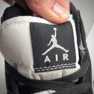 Nike Air Jordan 1 Mid GS 