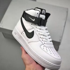 NIKE Air Force 1 Mid